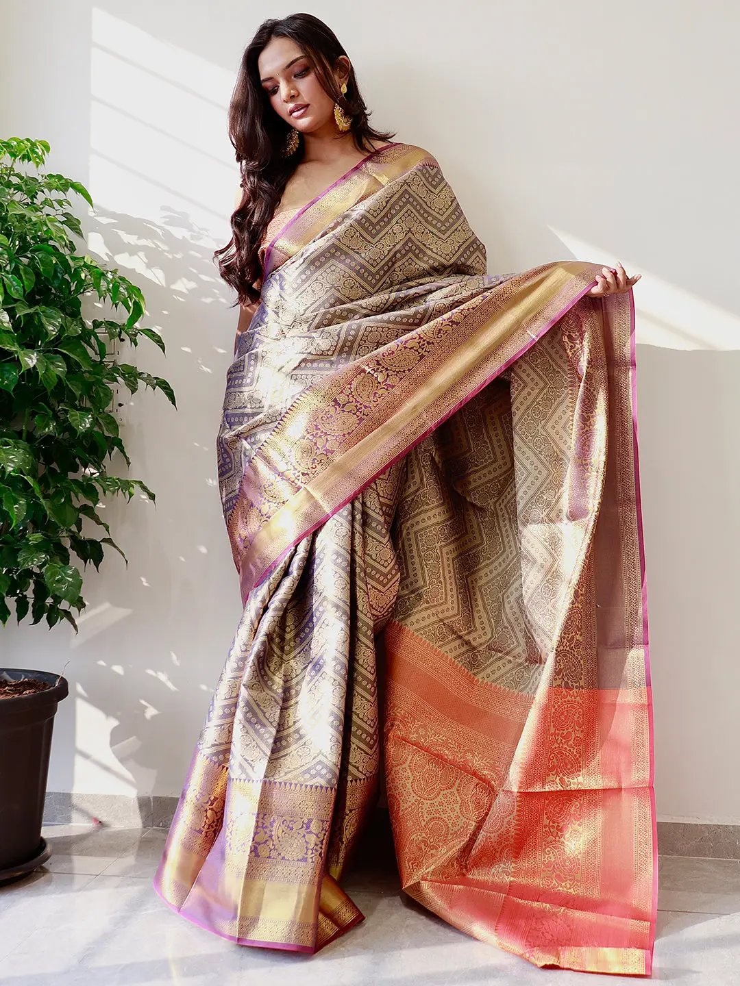 Exclusive Gold Zari One Grm Gold Kanjivaaram Pattu Silk Saree.