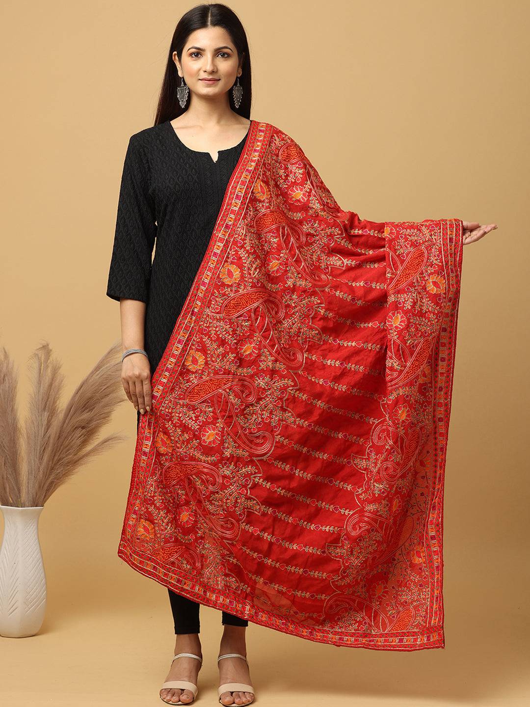 Red Classic Paisley Repeat Pashmina Dupatta