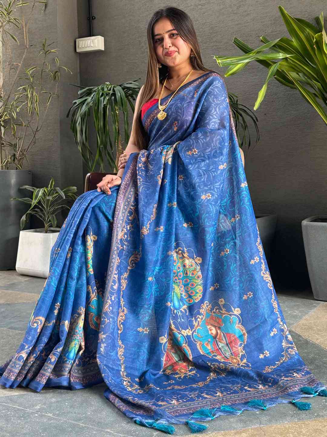 Blue colour Linen Saree With Digital Print And Majestic Border