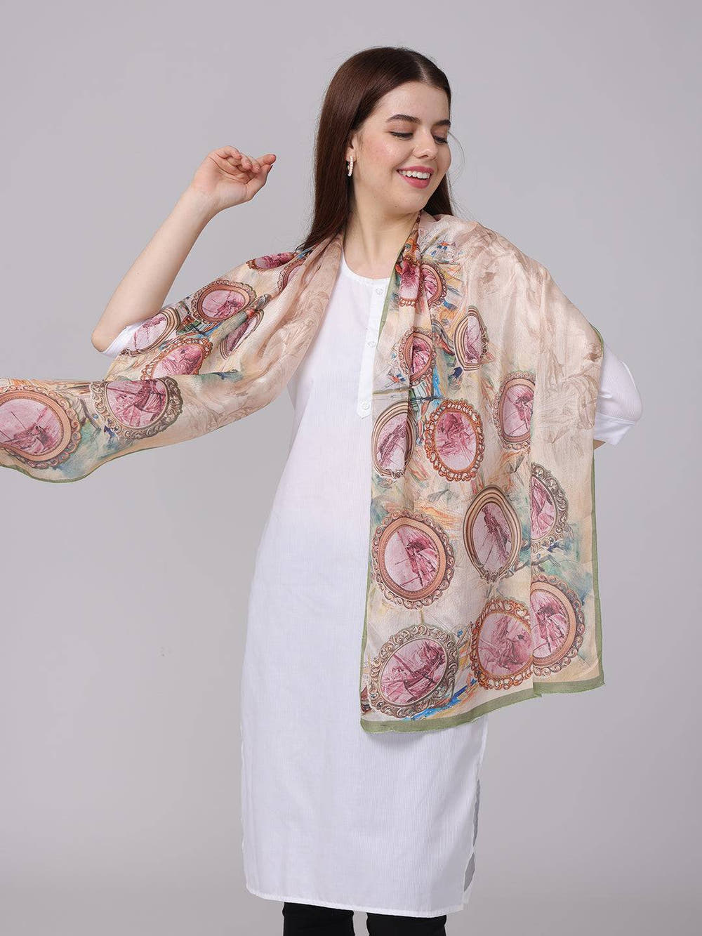 Retro Grace Frame Scarf
