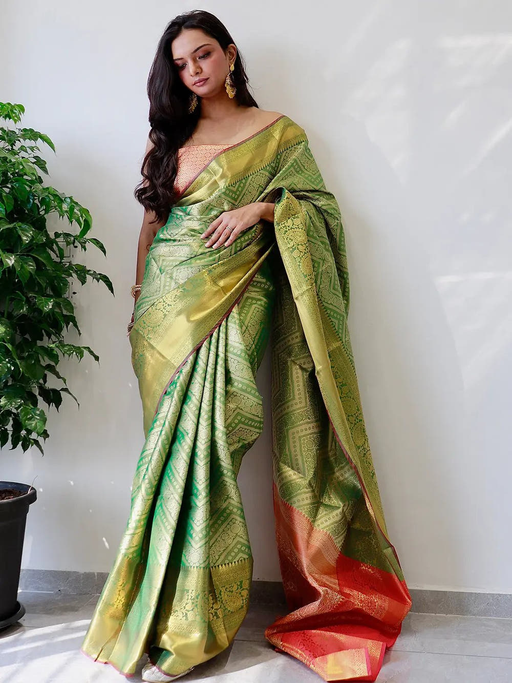 Exclusive Gold Zari One Grm Gold Kanjivaaram Pattu Silk Saree.
