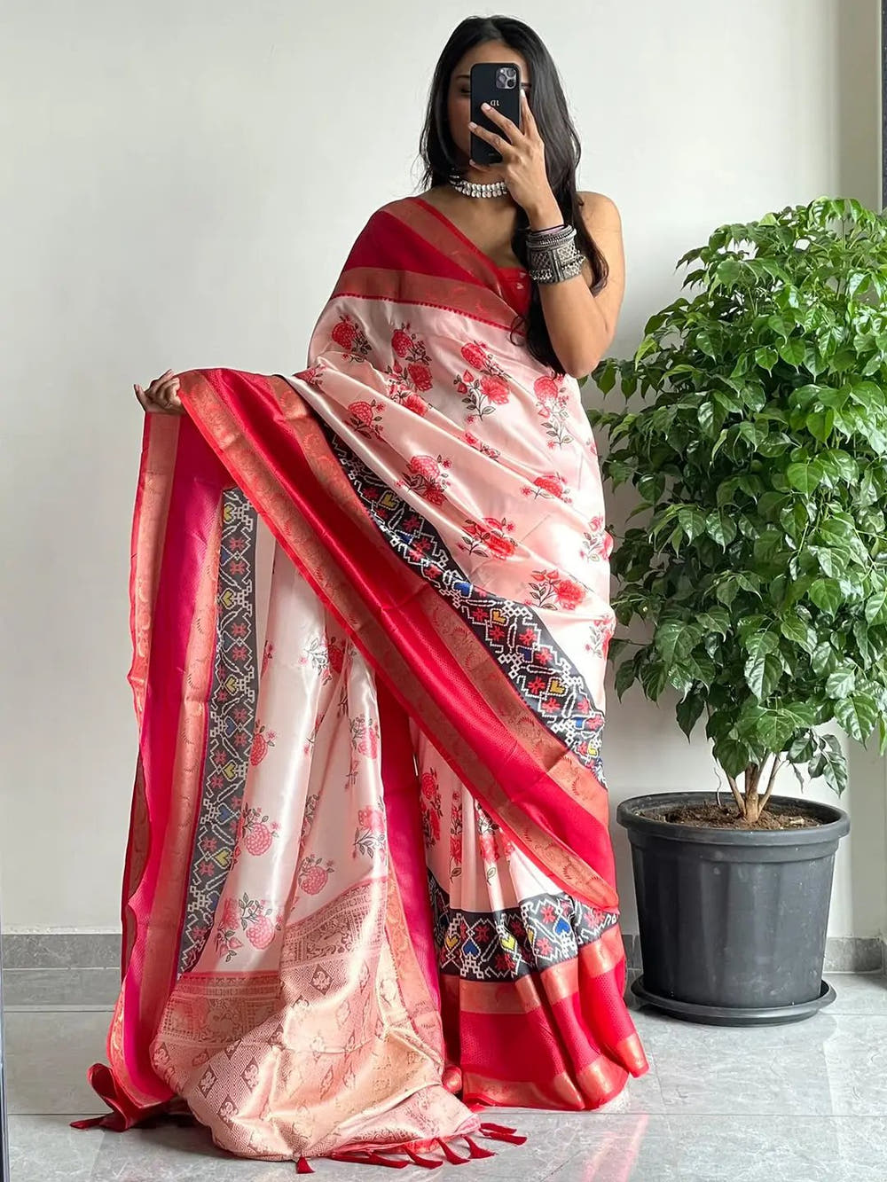 Attractive Soft Silk Gadwal Border Pochampally Print Saree