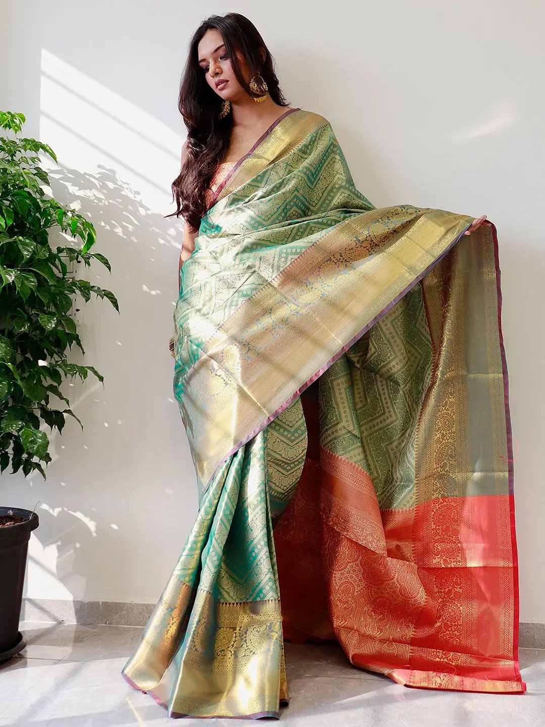 Exclusive Gold Zari One Grm Gold Kanjivaaram Pattu Silk Saree.