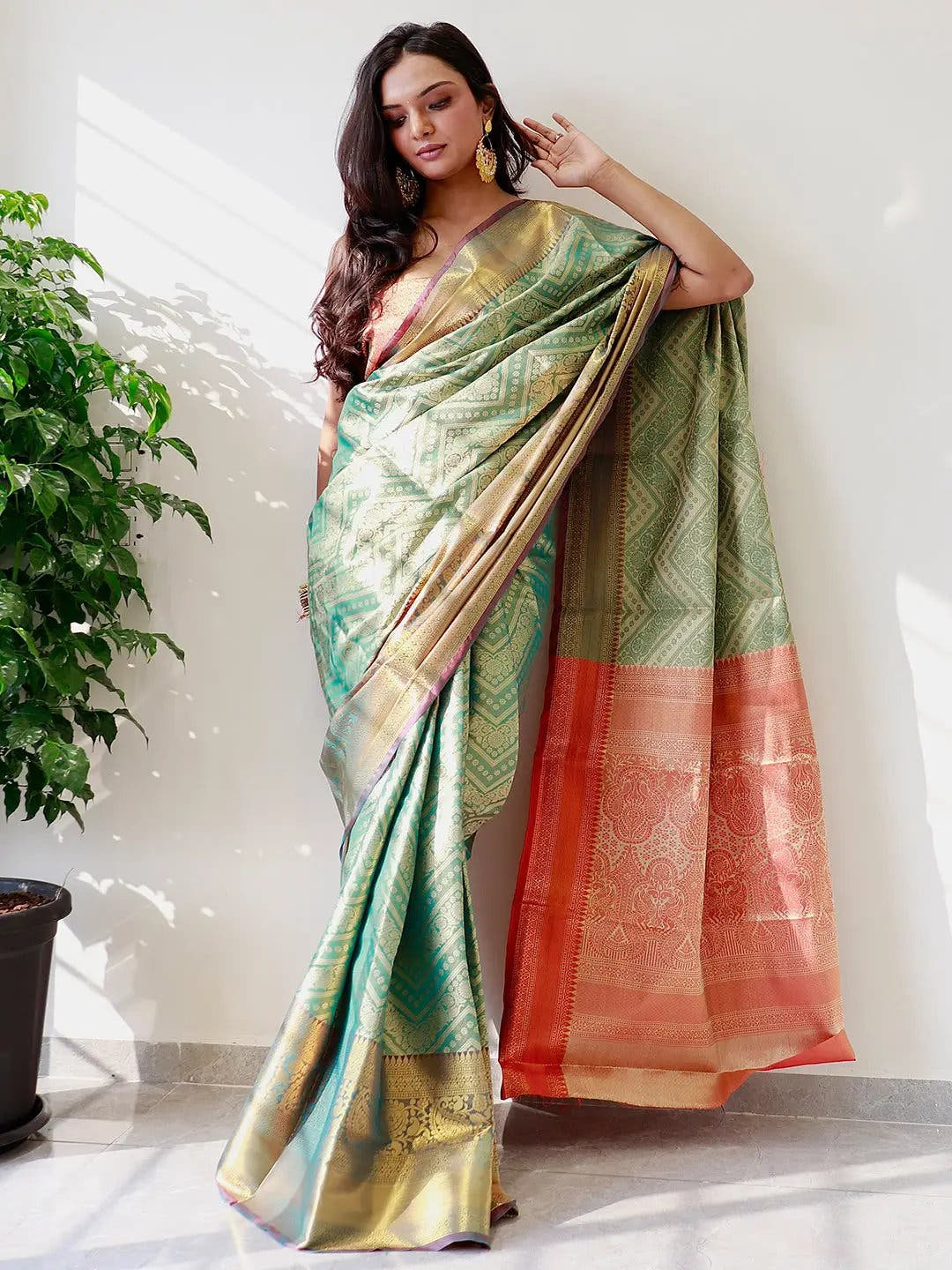 Exclusive Gold Zari One Grm Gold Kanjivaaram Pattu Silk Saree.