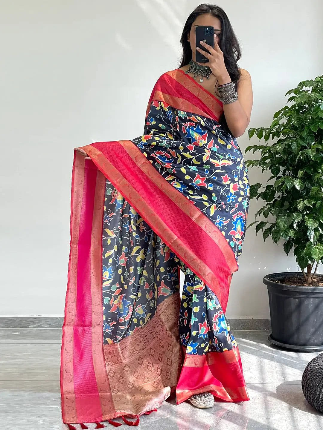 Attractive Soft Silk Gadwal Border Pochampally Print Saree