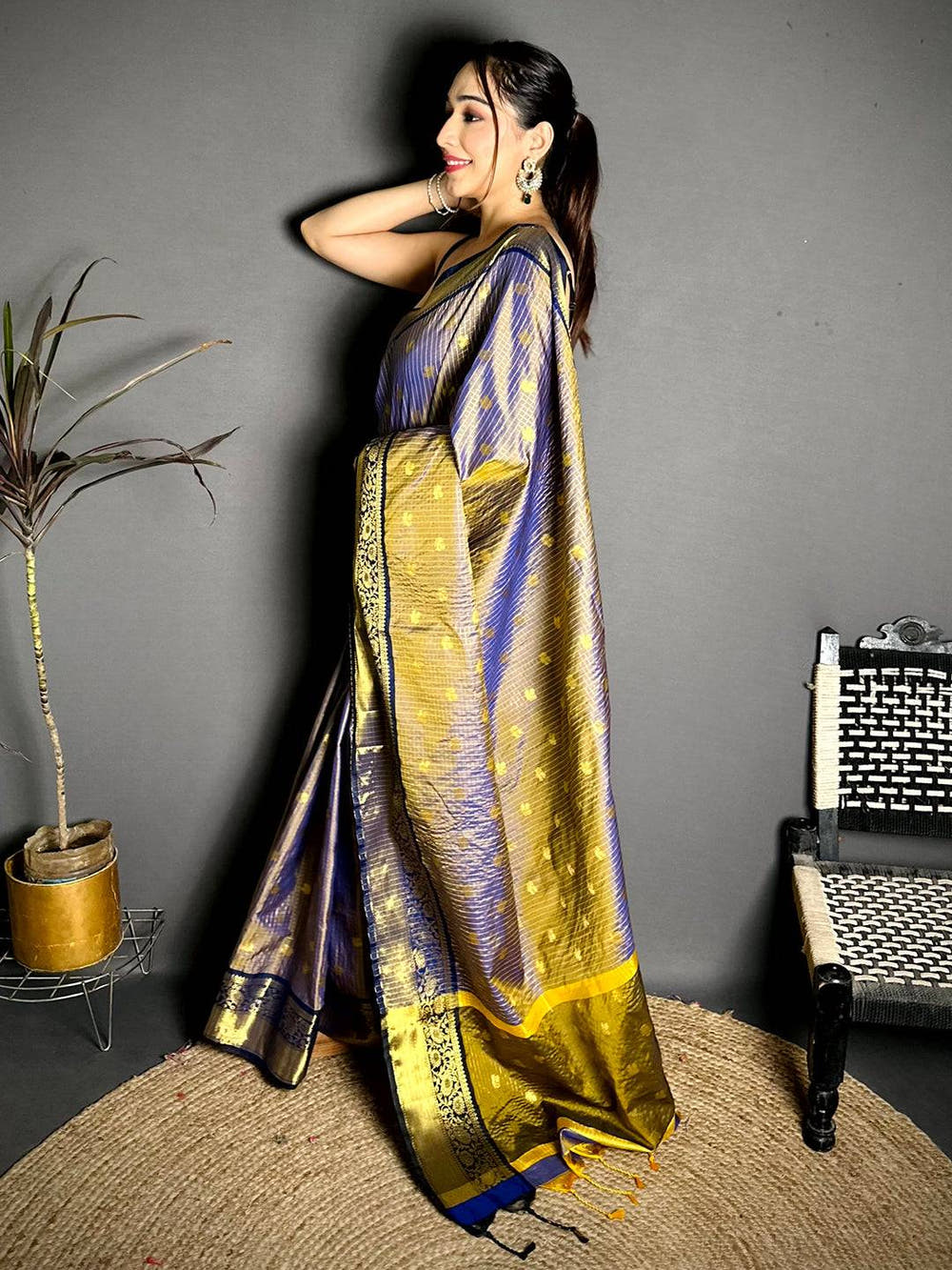 Regal Self Gold Zari Chex Chitpallu Saree