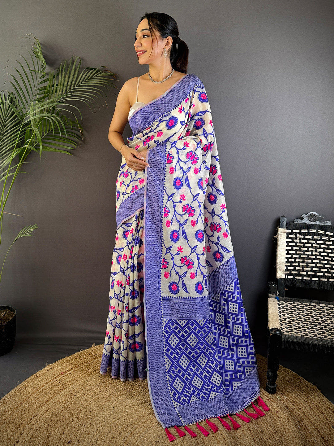 Royal Bloom Dhakai Jamdani Cotton Silk Saree