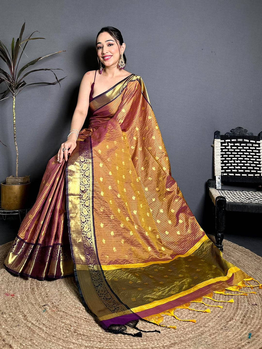 Elegant Self Gold Zari Chex Chitpallu Saree
