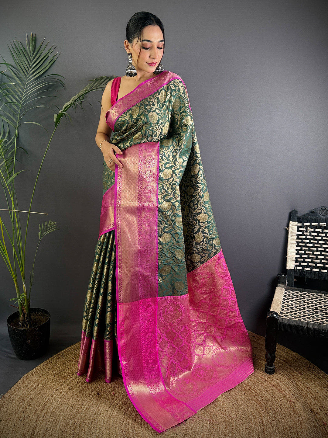 Green Floral Zari Banarasi Kanjivaram Silk Saree