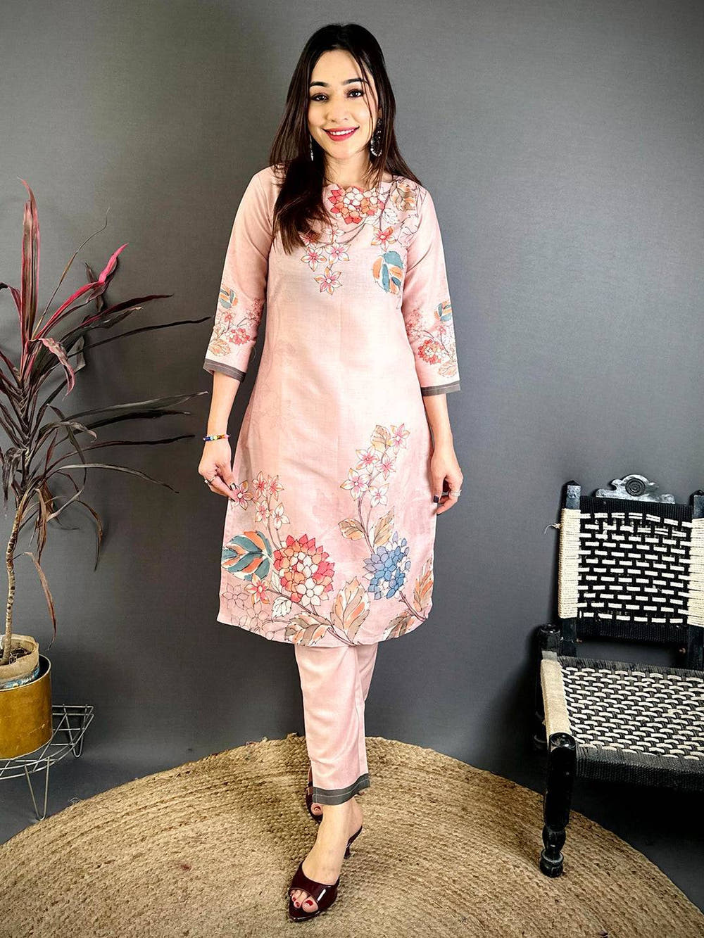 Elegant Kalamkari Scalup Neck Kurti
