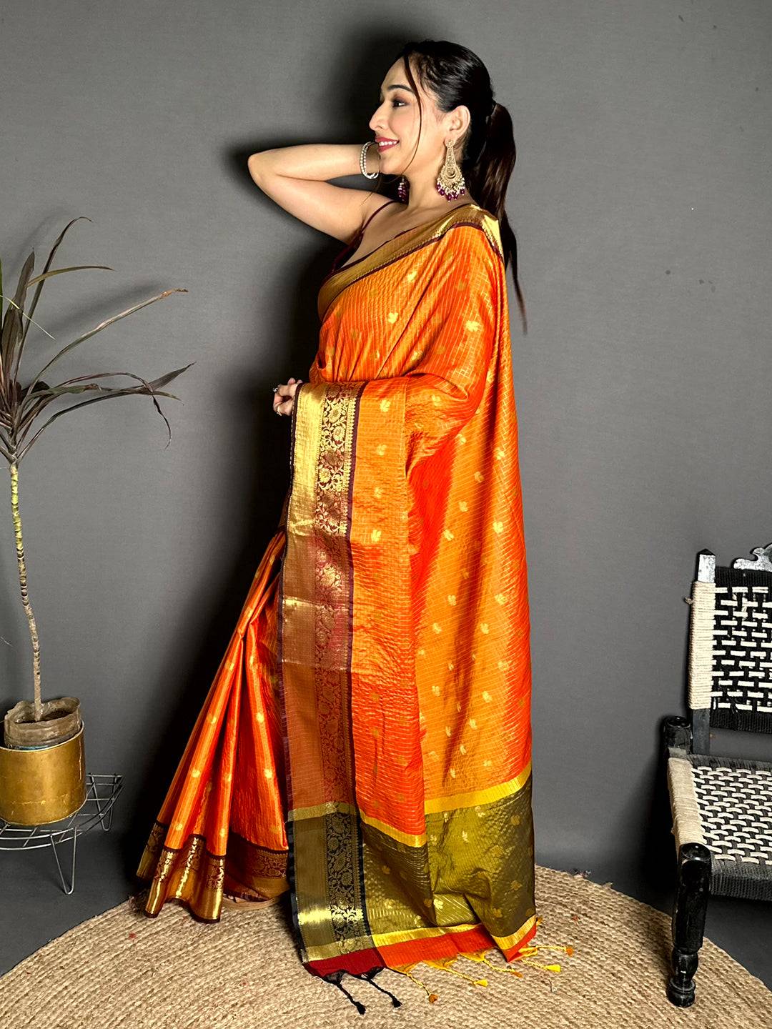 Artisan Self Gold Zari Chex Chitpallu Saree