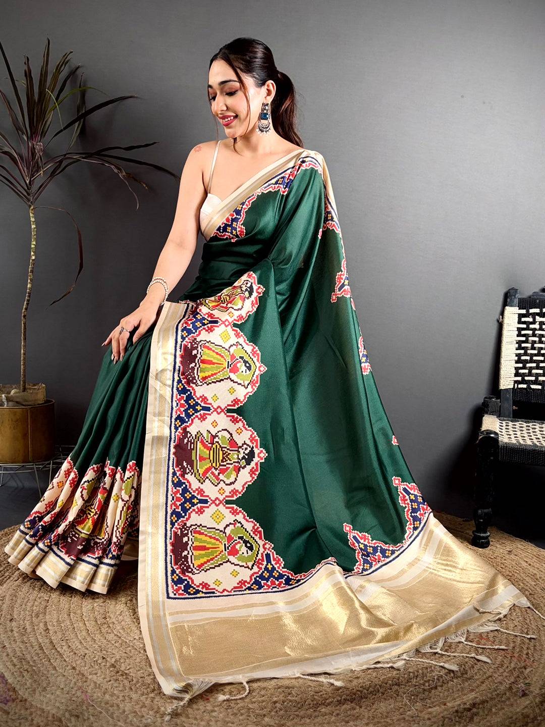 Deep Green Patola Panel Kanchi Saree