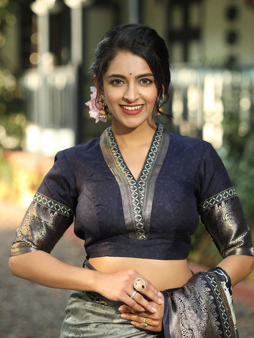 Batik Pen kalamkari With Zari Weaving Pallu Grey Colour Saree - Luxe