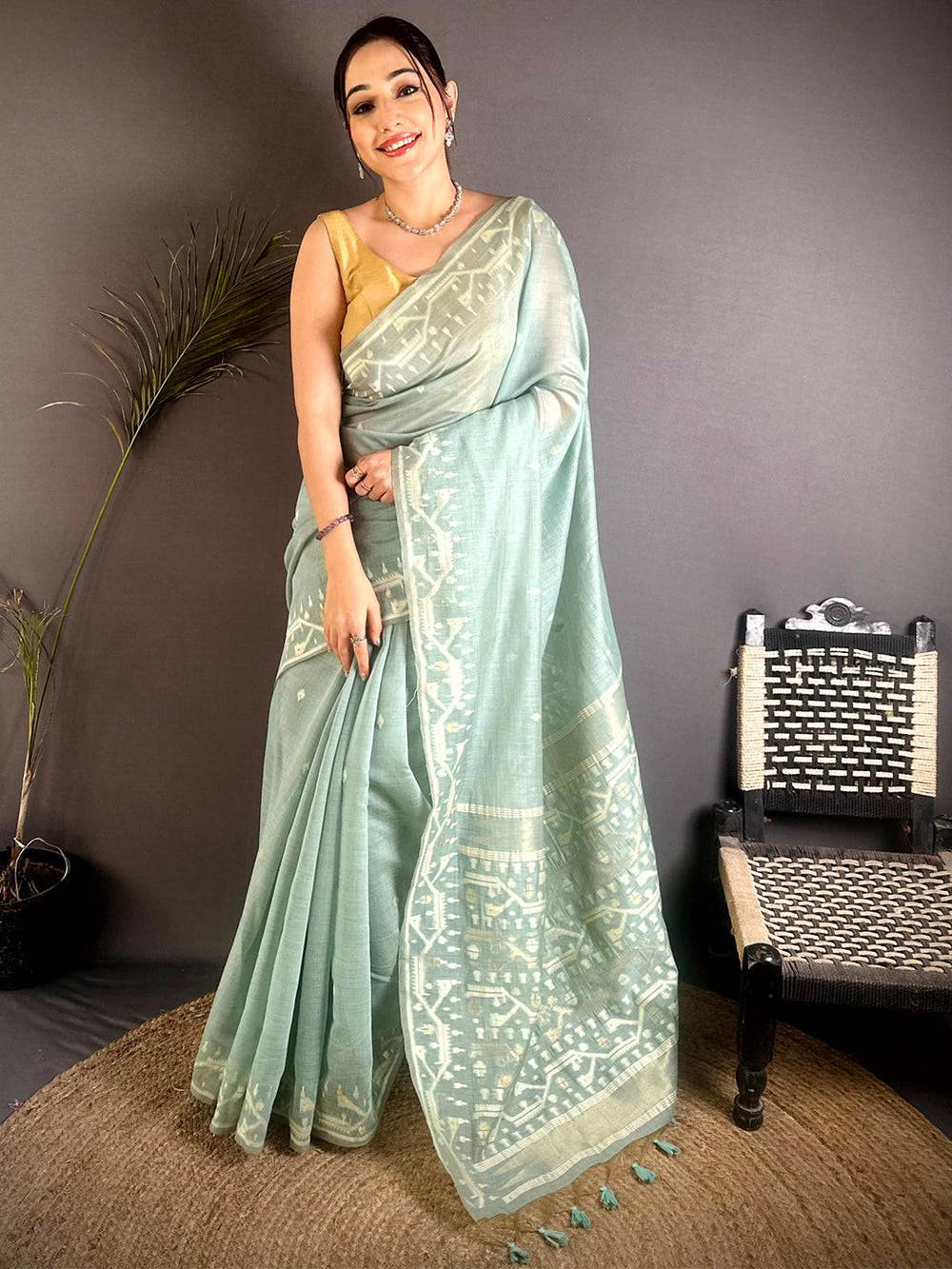 Regal Lakhani Geometric Linen Saree