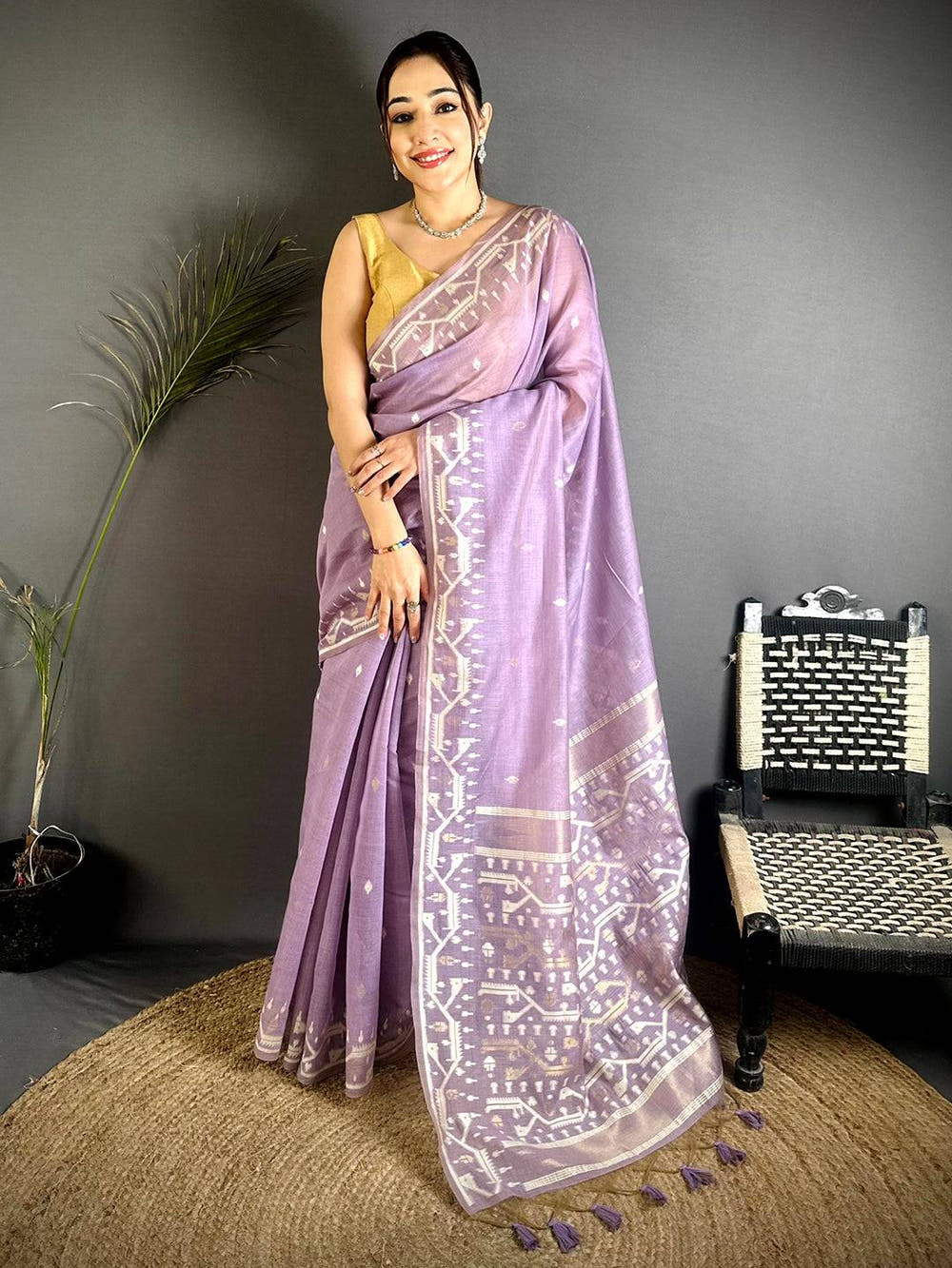 Elegant Lakhani Geometric Linen Saree