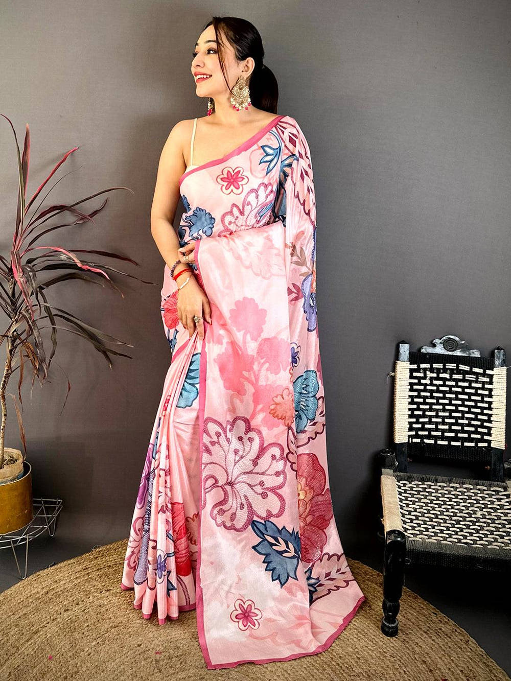Stylish Chinnon Chiffon Floral Print Saree