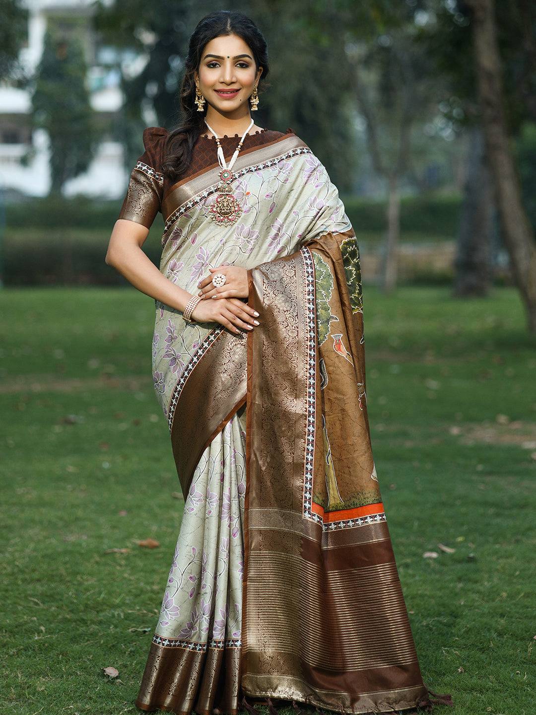 Silver Colour Batik Pen kalamkari Saree With Zari Weaving Pallu - Luxe