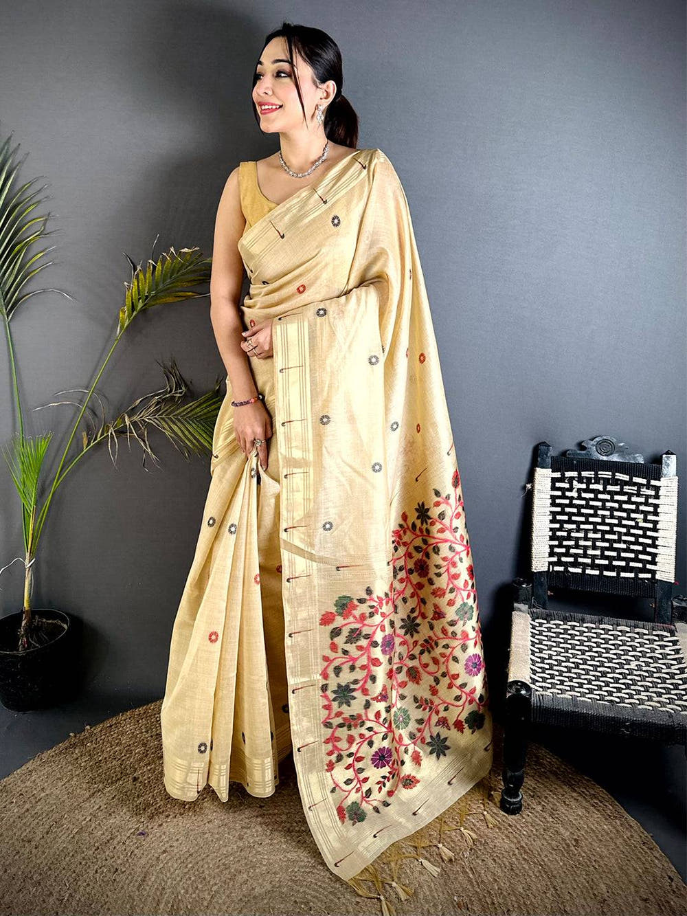 Aura Off White Minakari Butti Linen Saree