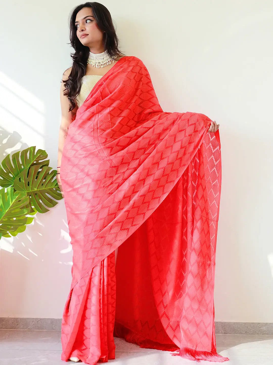 Soft Pure Georgette Saree With Thread Weaving Print