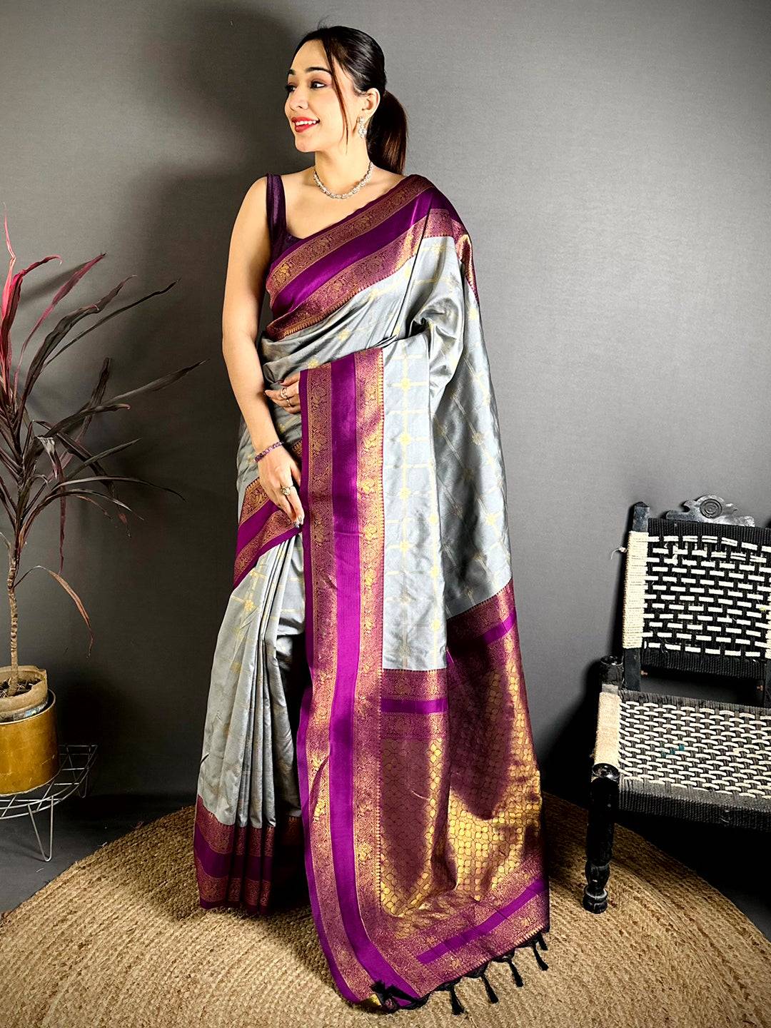 Grey Check Weave  Gadwal  Saree