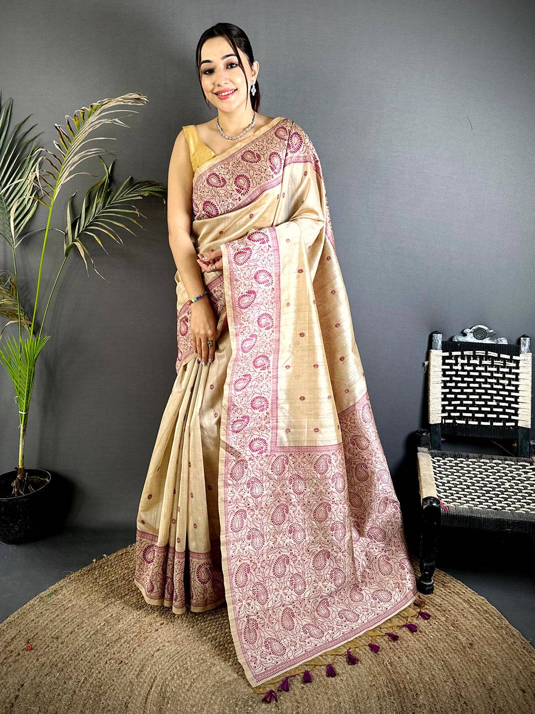 Pink Floral Katha Ghicha Silk Saree