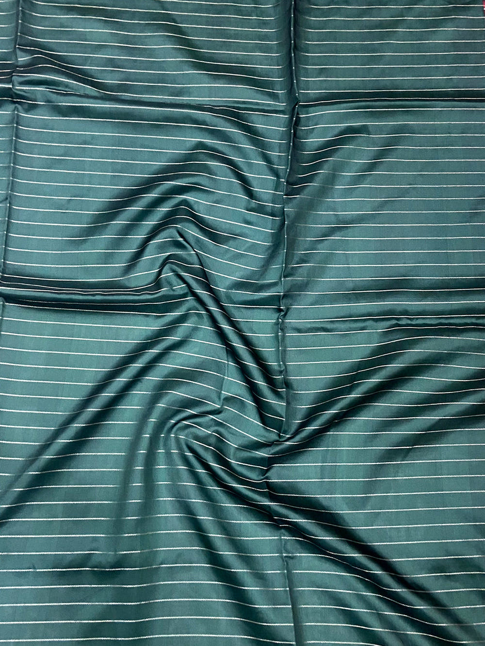 Green Soft Gadwal Pattu Geometric Saree
