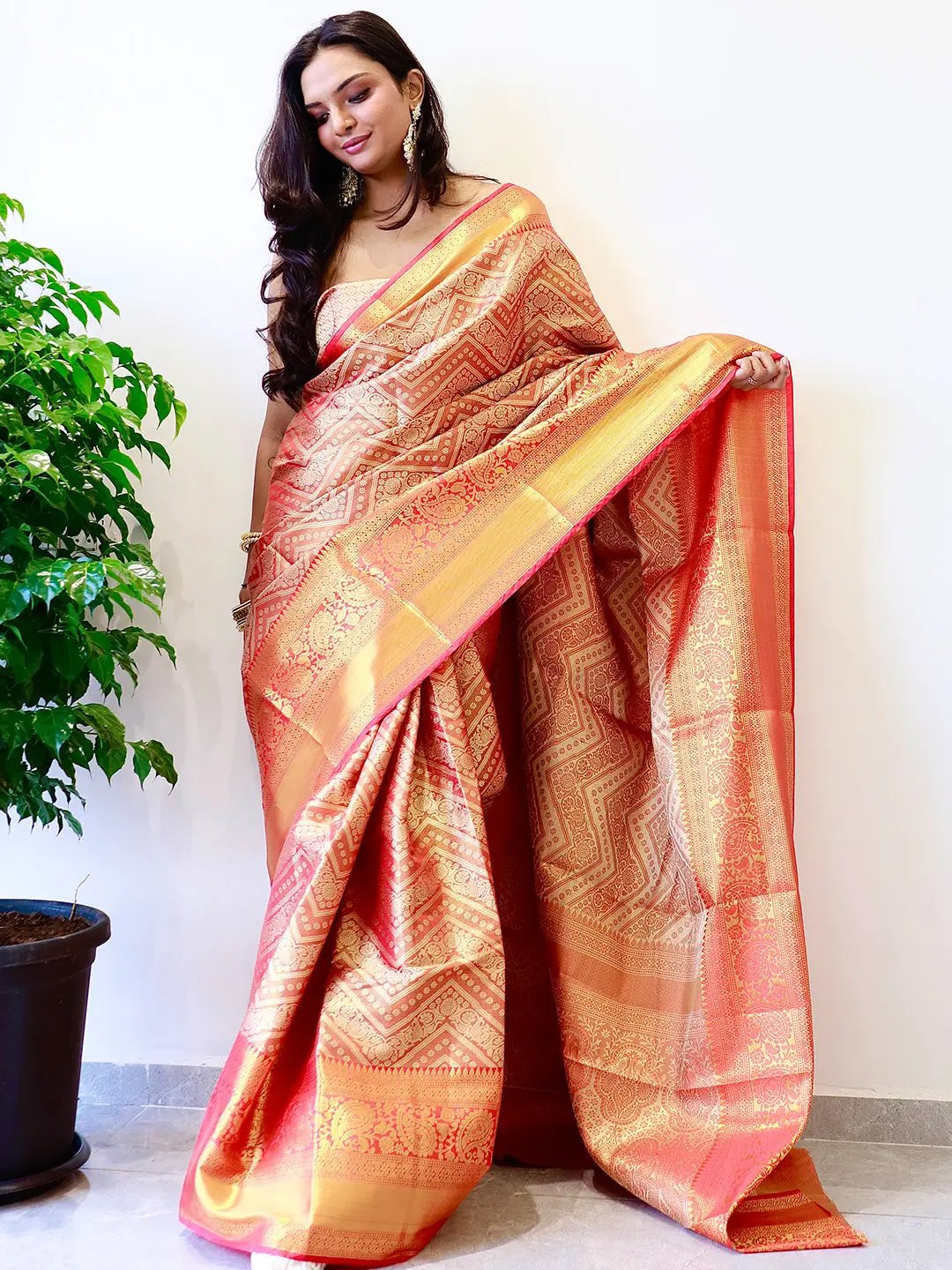 Exclusive Gold Zari One Grm Gold Kanjivaaram Pattu Silk Saree.