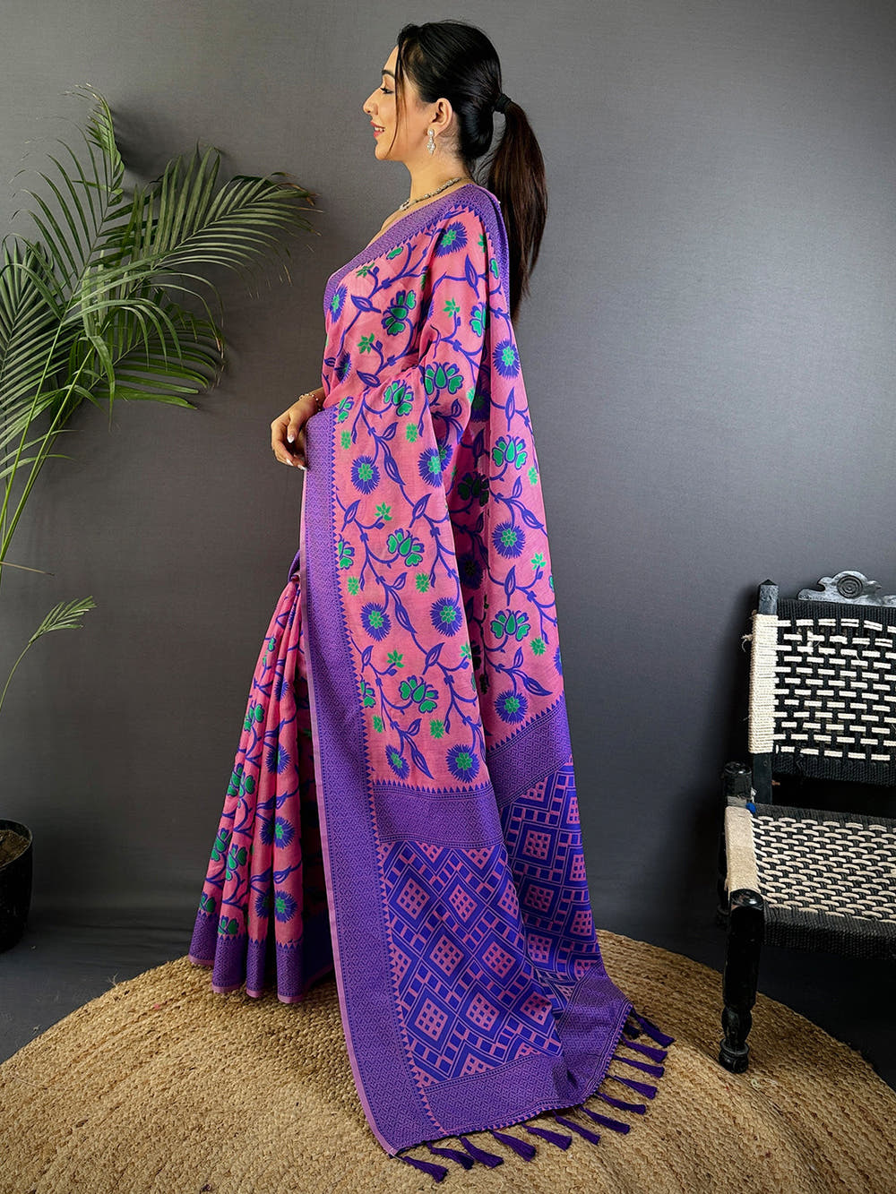 Fuchsia Dhakai Jamdani Cotton Silk Saree