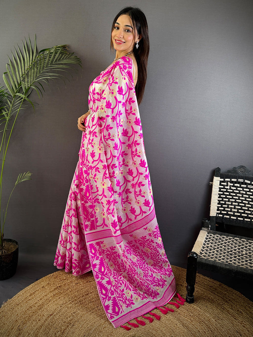 Radiant Pink Dhakai Jamdani Cotton Silk Saree