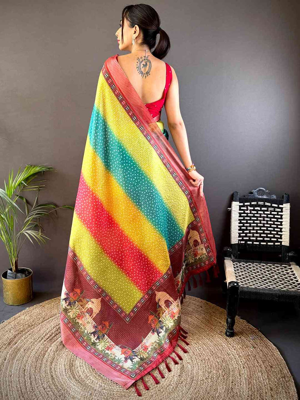 Elegant Silk Blend Bandhani Print Saree
