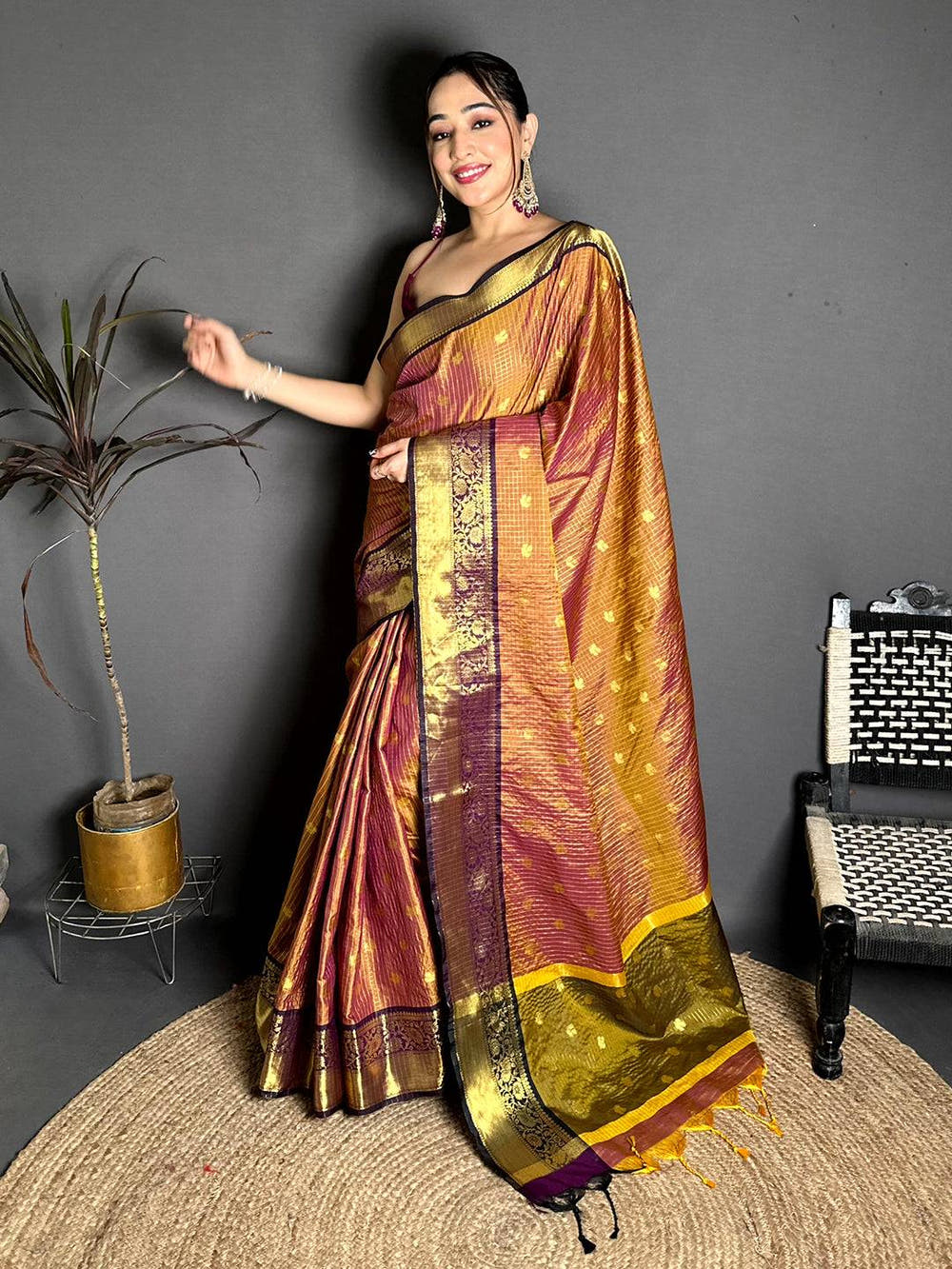 Elegant Self Gold Zari Chex Chitpallu Saree