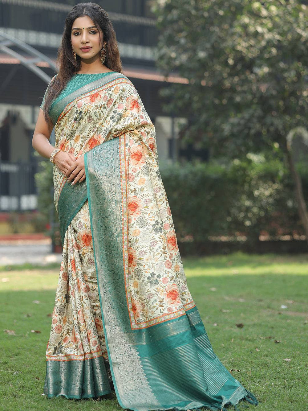 Sea Green Colour Phulkari Design Zari Weaving Pallu Saree - Luxe