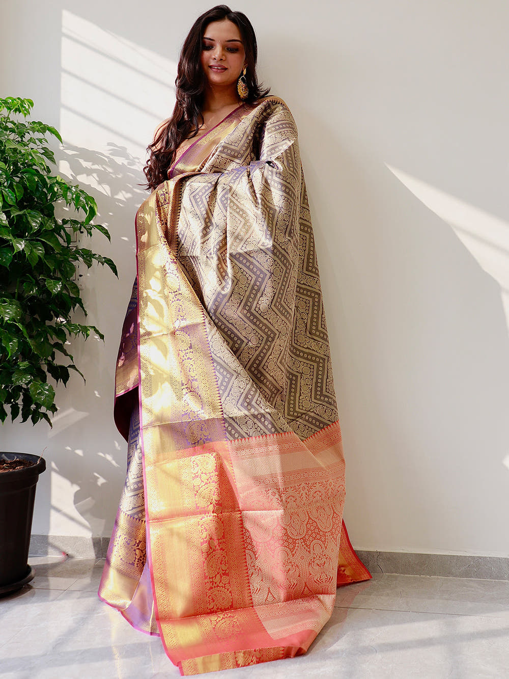 Exclusive Gold Zari One Grm Gold Kanjivaaram Pattu Silk Saree.