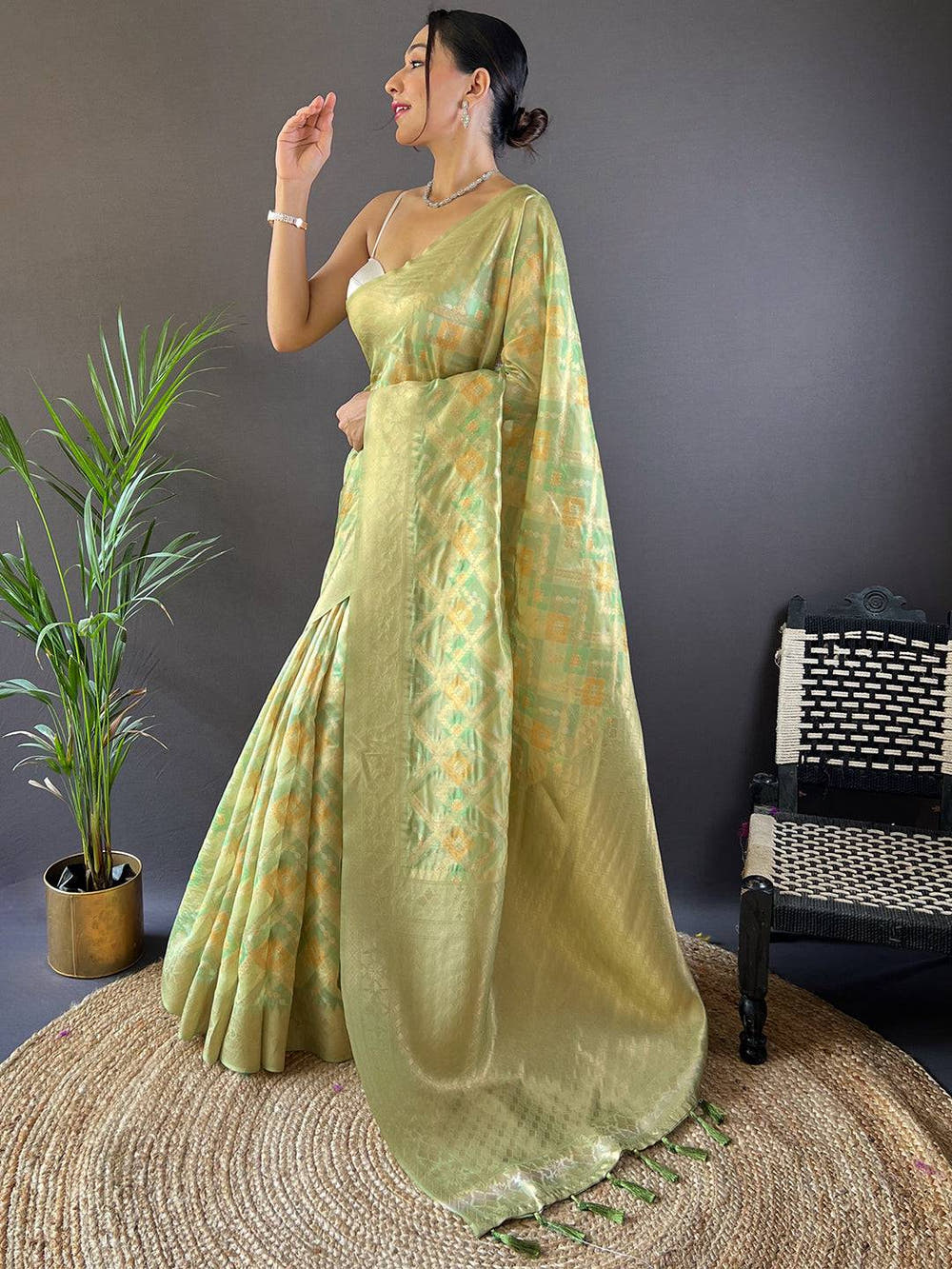 Tulipa Green Colour Block Print Saree