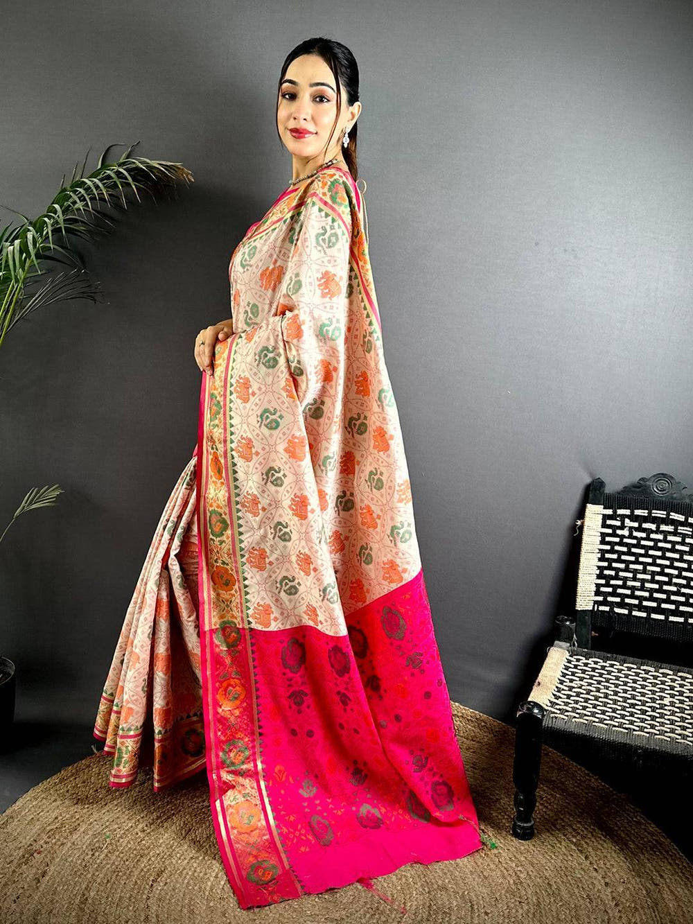 Elegant White Pochampally Patola Silk Saree