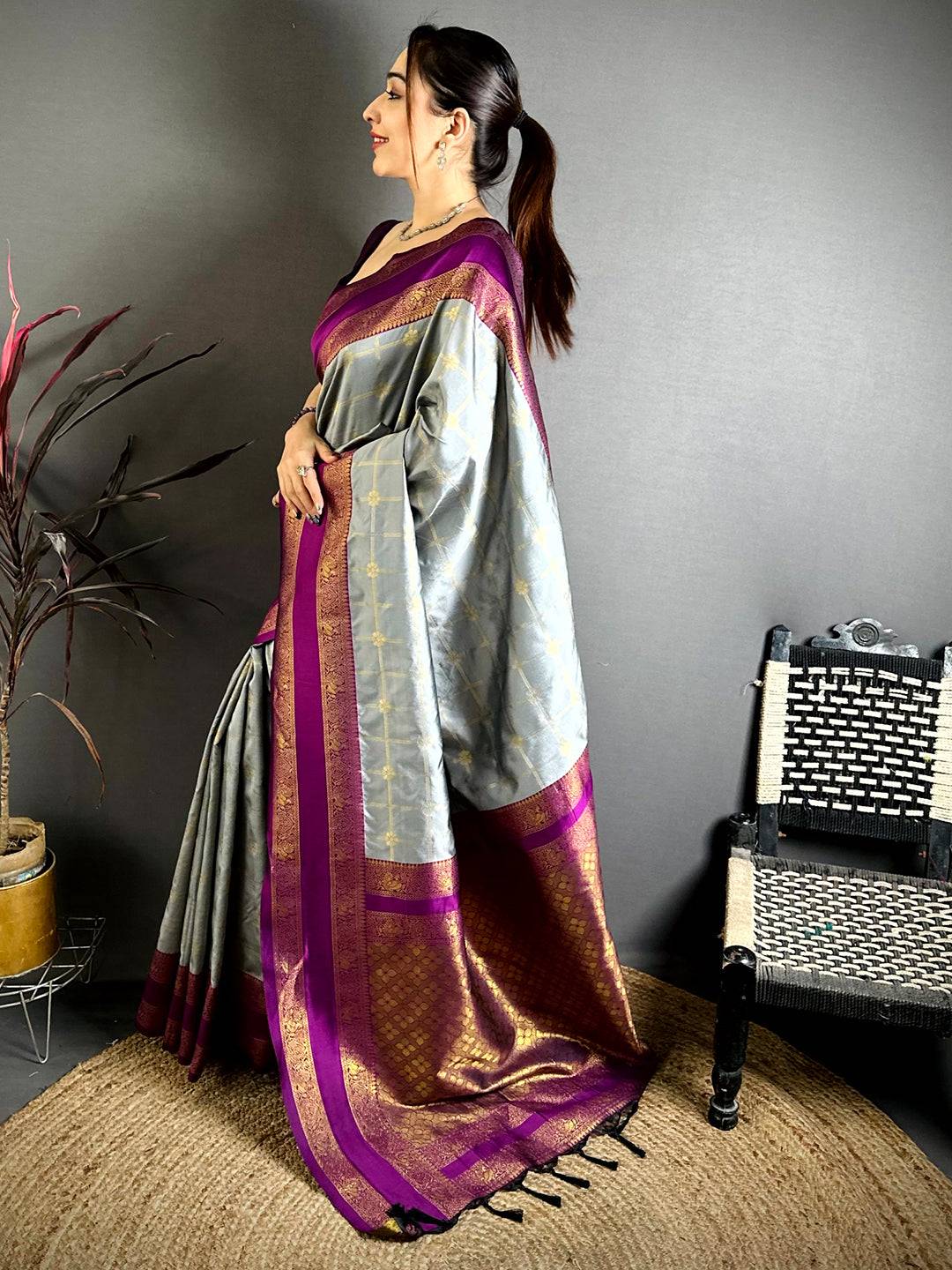 Grey Check Weave  Gadwal  Saree