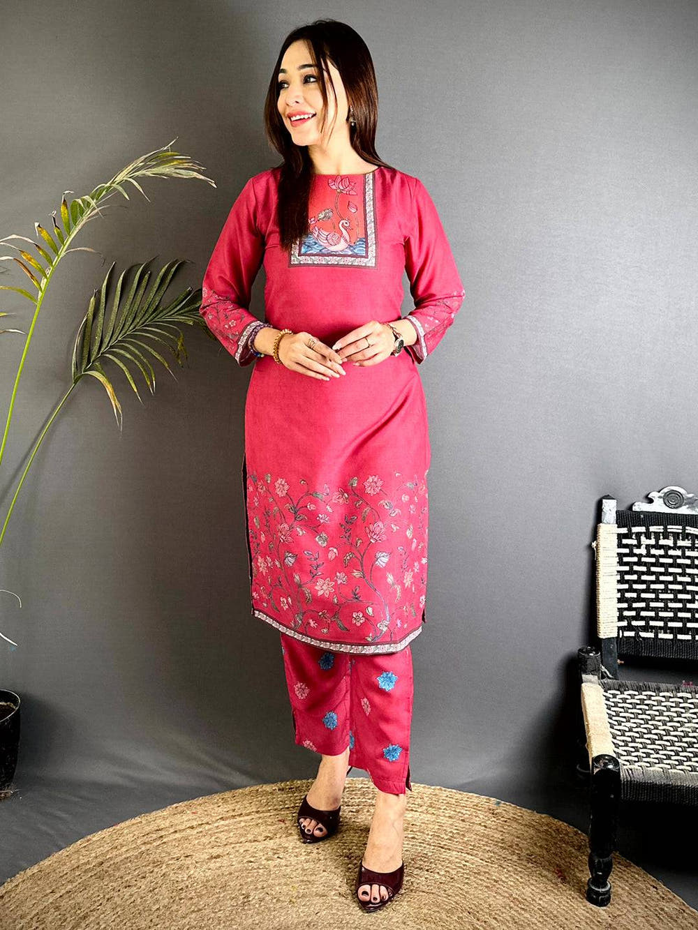 Crew Neck Kalamkari Art  Kurti