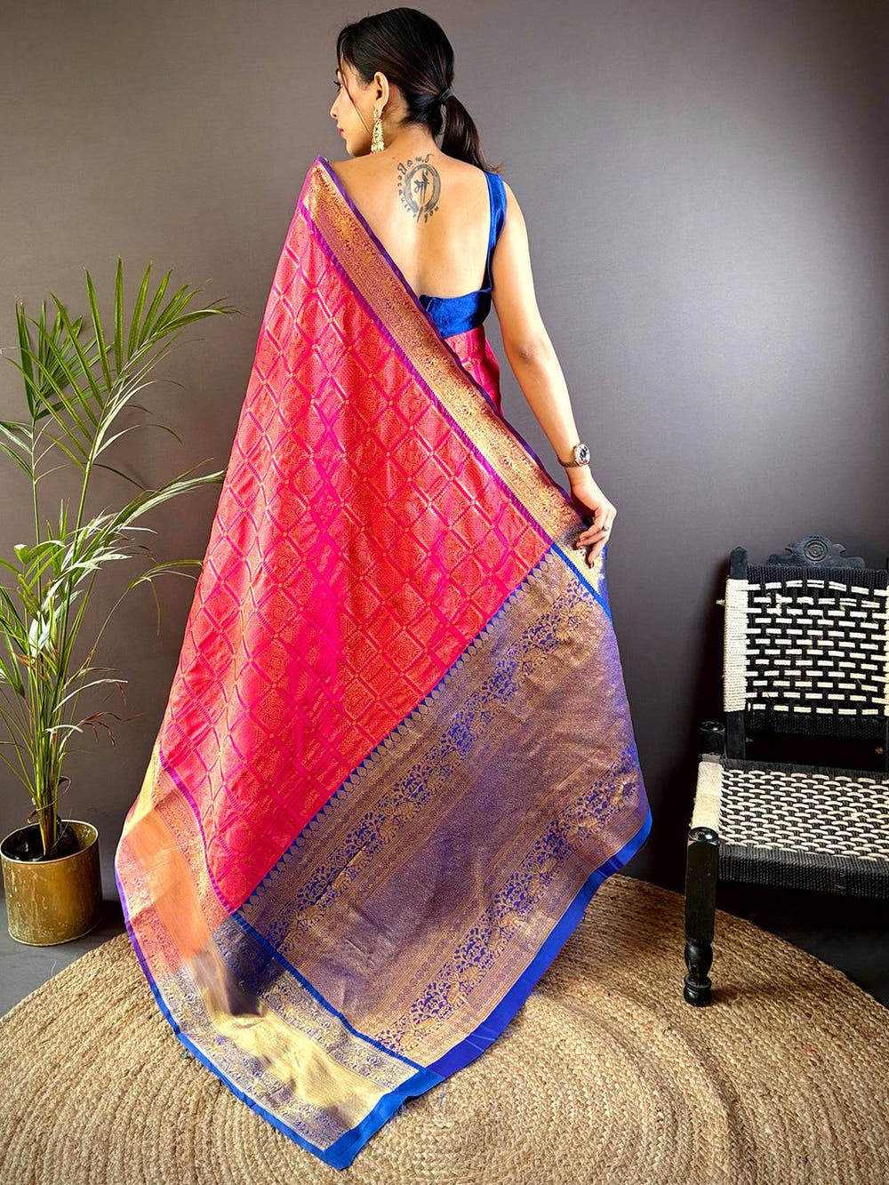 Pink Kanjivaram Checked Saree With Radiant Zari Border