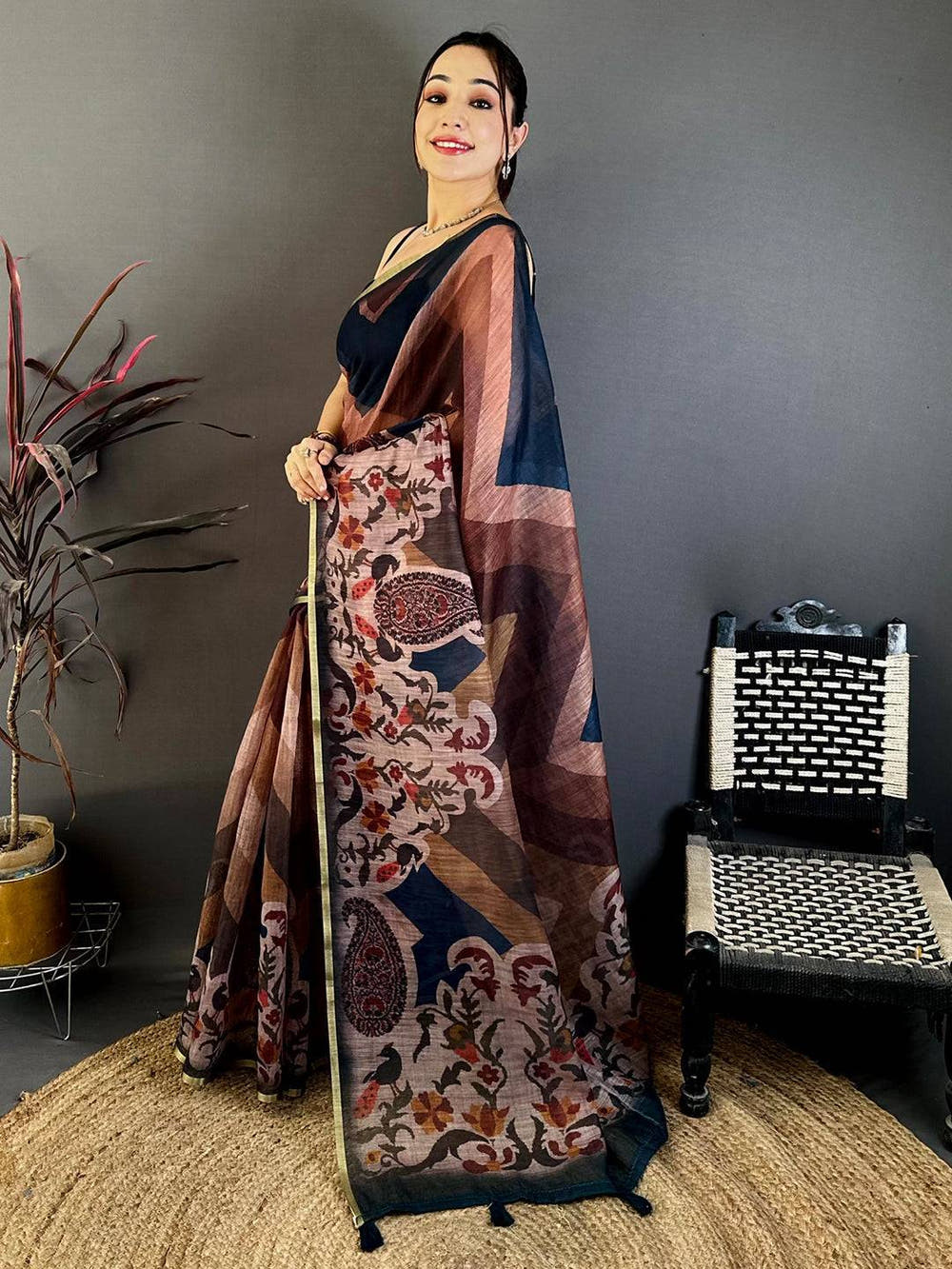 Heritage Linen Tissue Geometric Saree