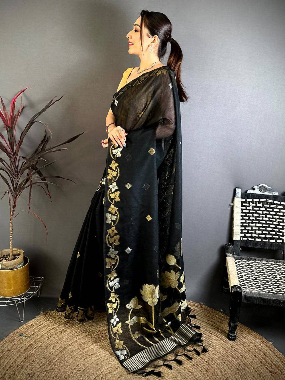 Black Sona Chandi  Munga  Saree