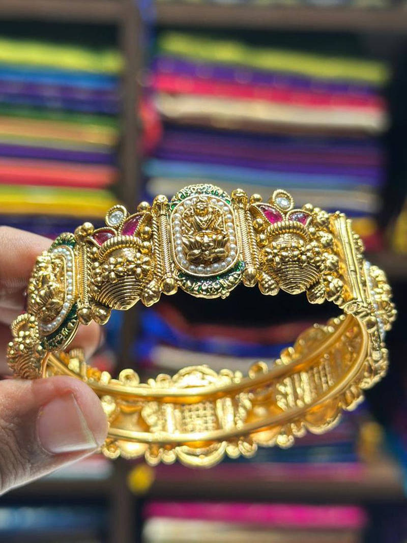 Royal  Antique   Gold   Bangle
