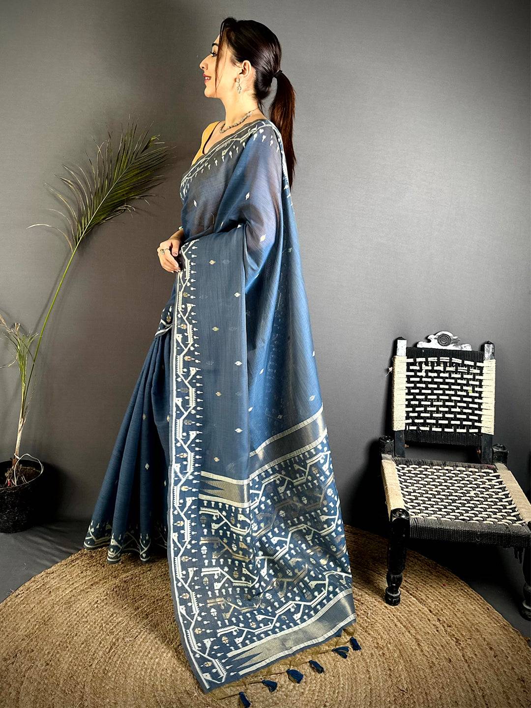 Heritage Lakhani Geometric Linen Saree