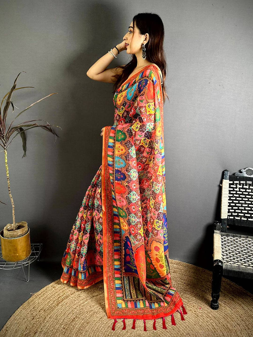 Celebrity Elegance Printed Linen Saree