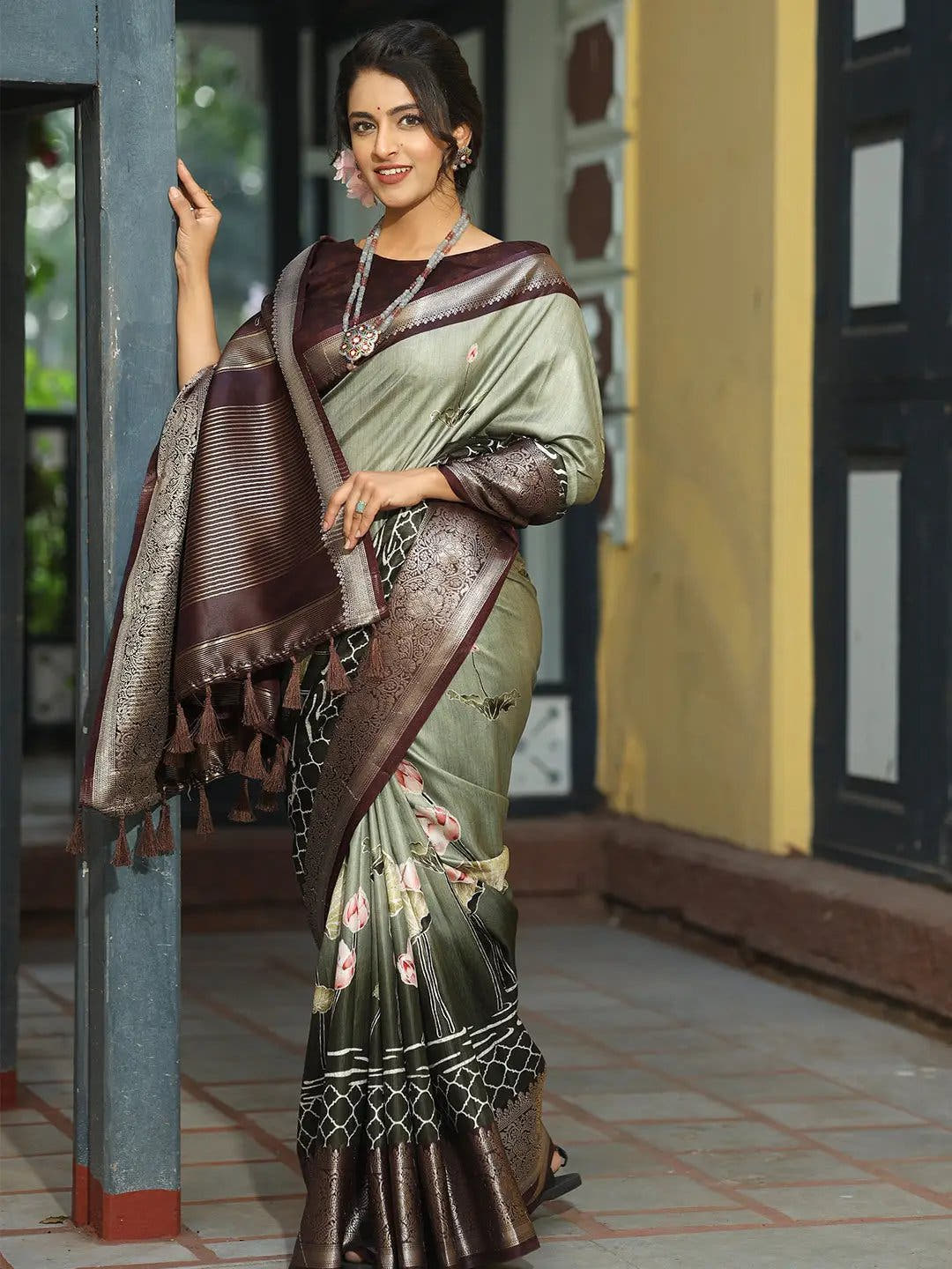 Batik Pen kalamkari With Zari Weaving Pallu Olive Colour Saree - Luxe