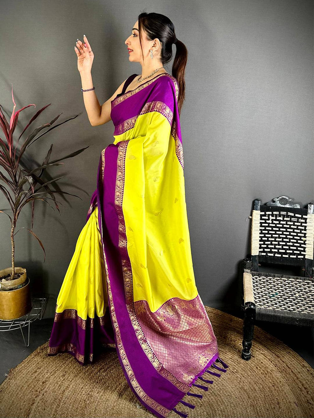 Regal Yellow Gadwal Pure Soft Silk Saree