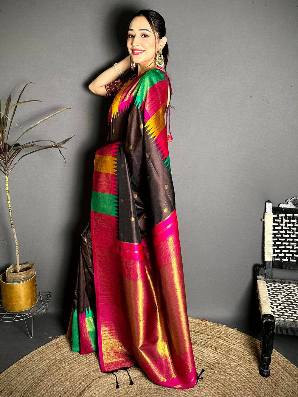 Stylish Kanchi Rudraksha Zari Butta Saree