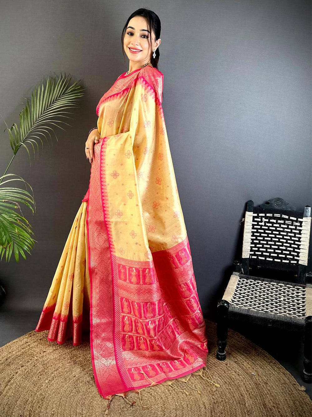 Cream Crystal Raw Silk Kanchi Pattu Saree