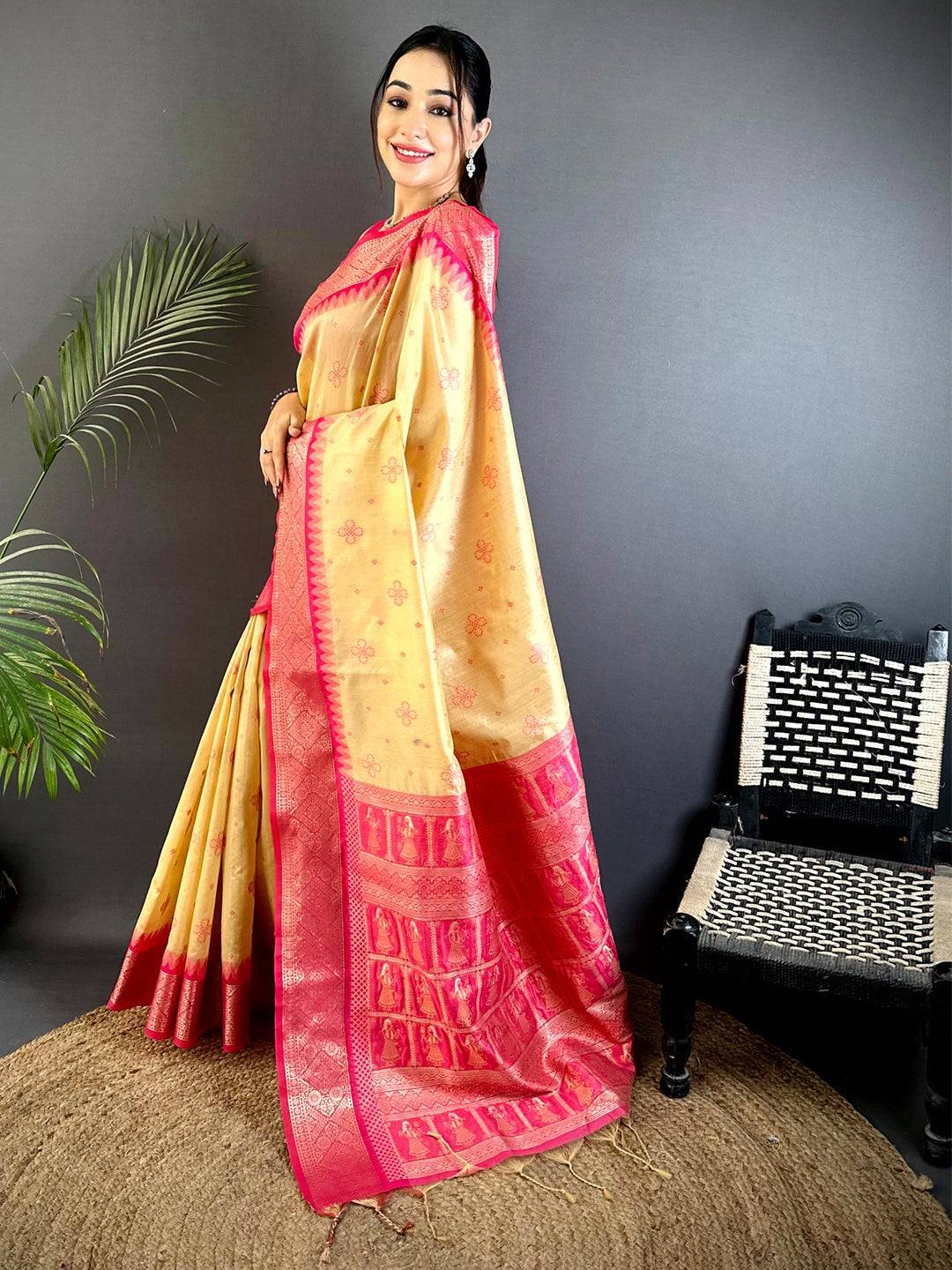 Cream Crystal Raw Silk Kanchi Pattu Saree