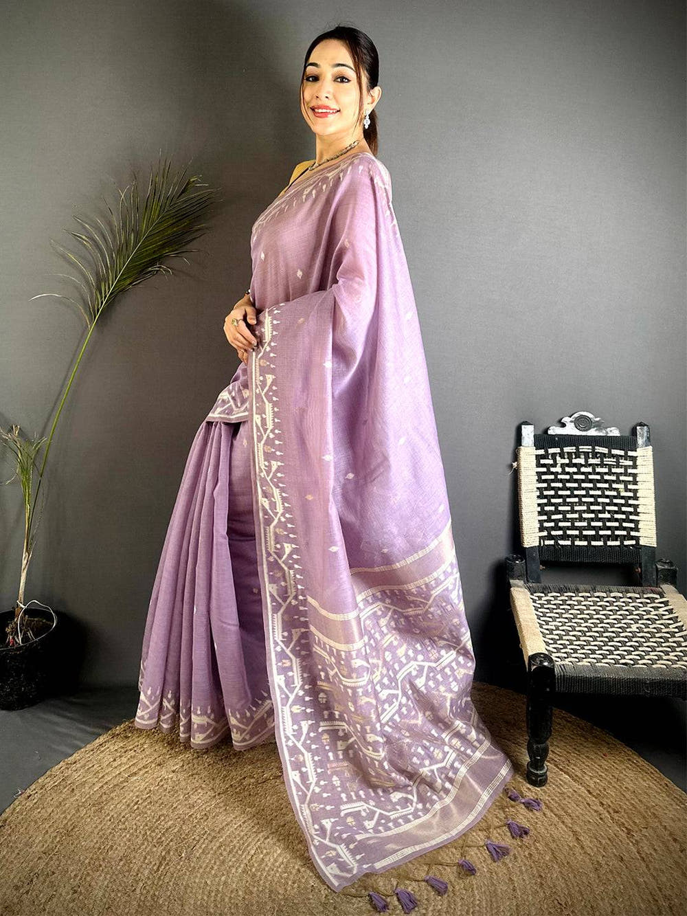 Elegant Lakhani Geometric Linen Saree