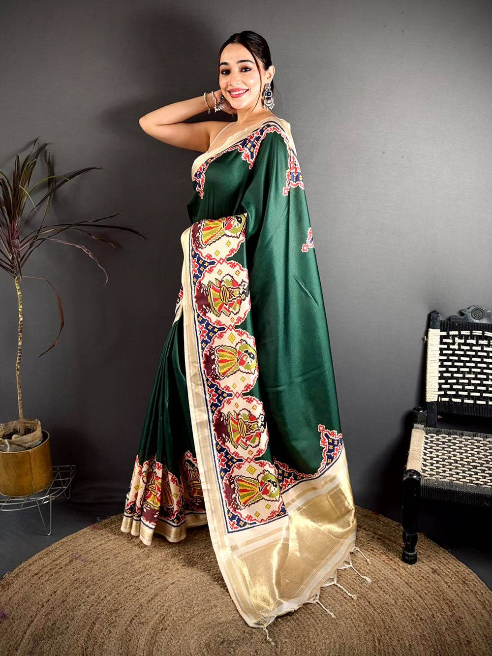 Deep Green Patola Panel Kanchi Saree